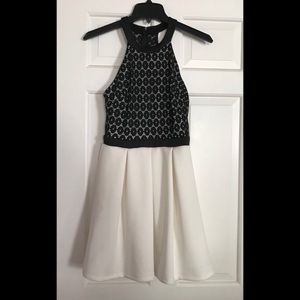 🔵B. Darlin black and white halter dress